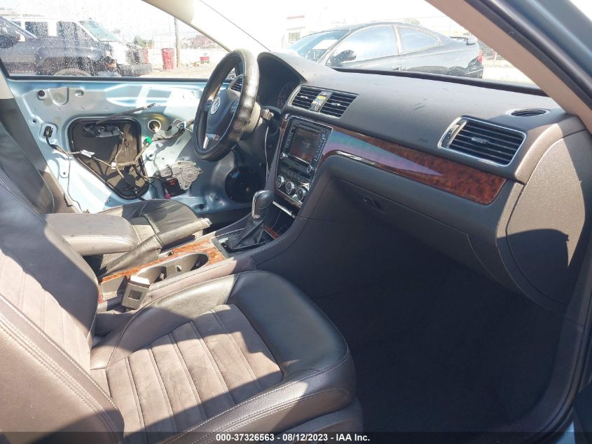 2013 VOLKSWAGEN PASSAT SEL PREMIUM - 1VWCM7A31DC134696