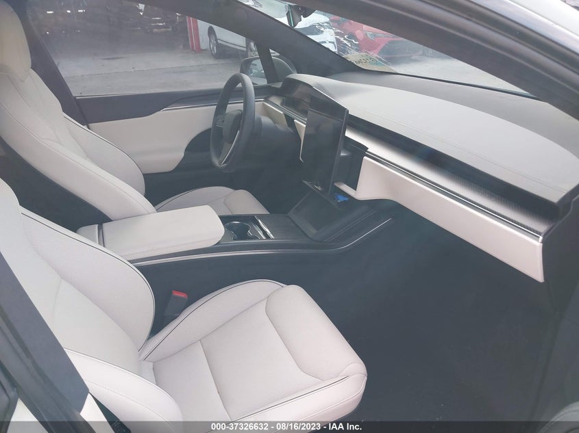 VIN 7SAXCBE60NF355552 2022 TESLA MODEL X PLAID