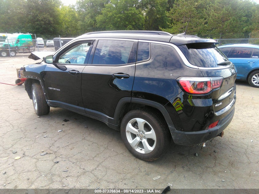 VIN 3C4NJDBB4JT392977 2018 JEEP COMPASS LATITUDE