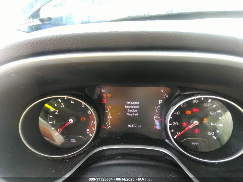 VIN 3C4NJDBB4JT392977 2018 JEEP COMPASS LATITUDE