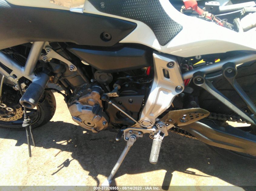 2015 YAMAHA FZ07 JYARM06E1FA001512