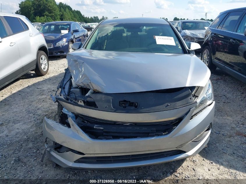 2015 HYUNDAI SONATA 2.4L SE - 5NPE24AF1FH214856