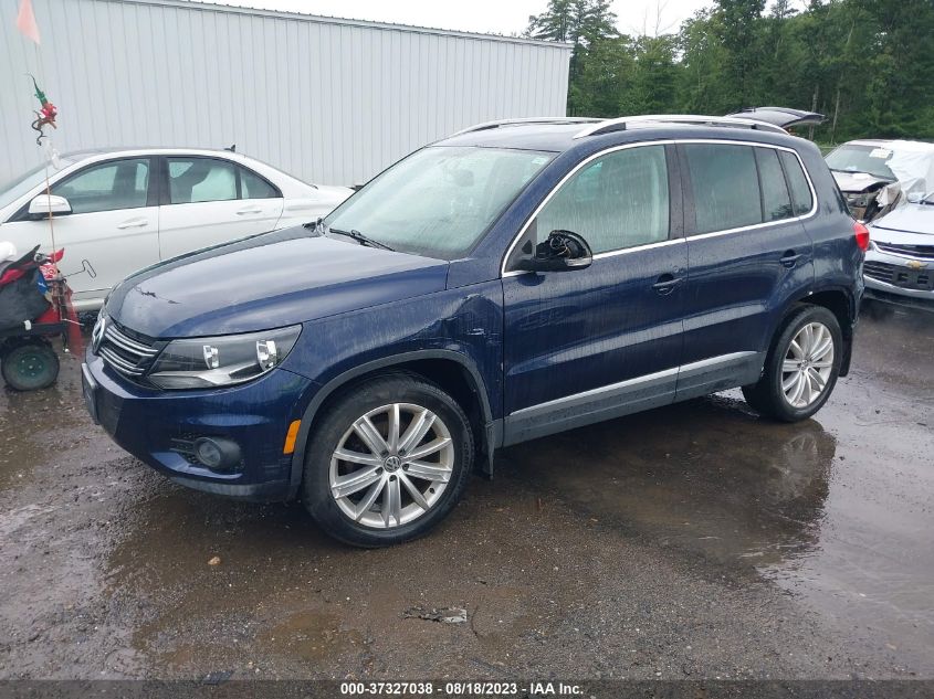 2013 VOLKSWAGEN TIGUAN SE W/SUNROOF & NAV - WVGBV3AX1DW607238