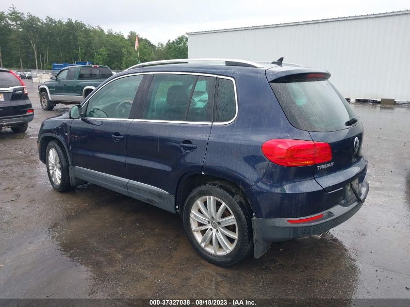 2013 VOLKSWAGEN TIGUAN SE W/SUNROOF & NAV - WVGBV3AX1DW607238