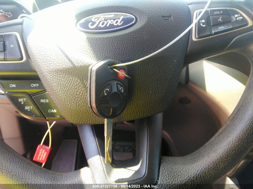2017 FORD ESCAPE SE - 1FMCU9GD3HUE40177