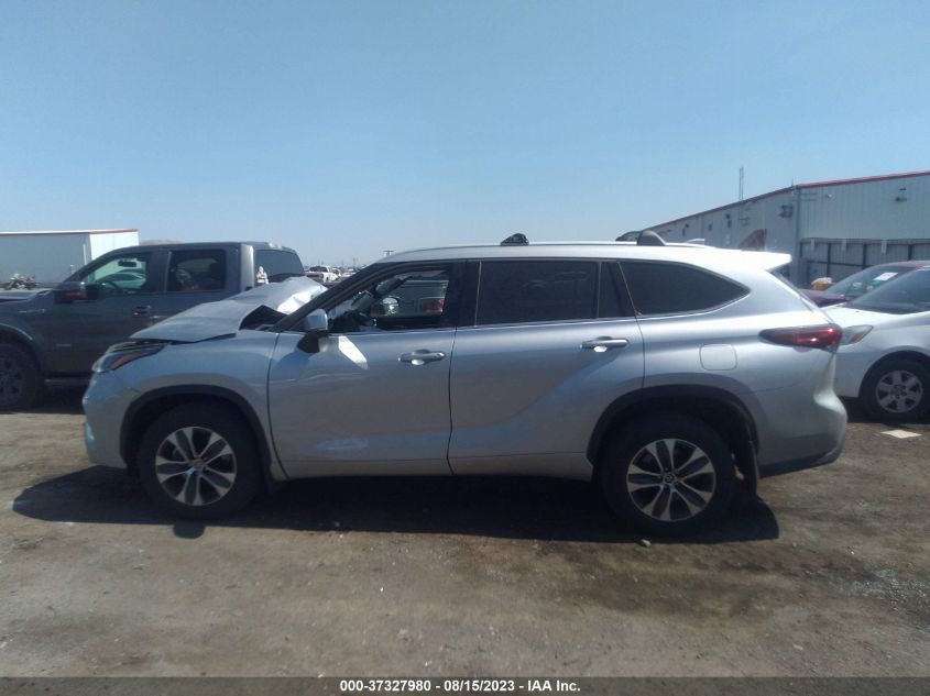 2022 TOYOTA HIGHLANDER XLE - 5TDGZRBH9NS244908