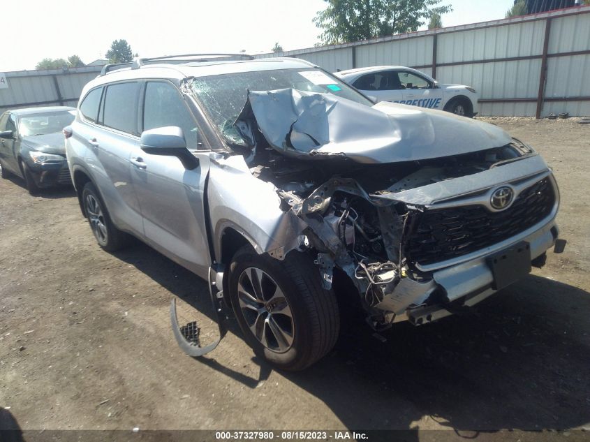 2022 TOYOTA HIGHLANDER XLE - 5TDGZRBH9NS244908