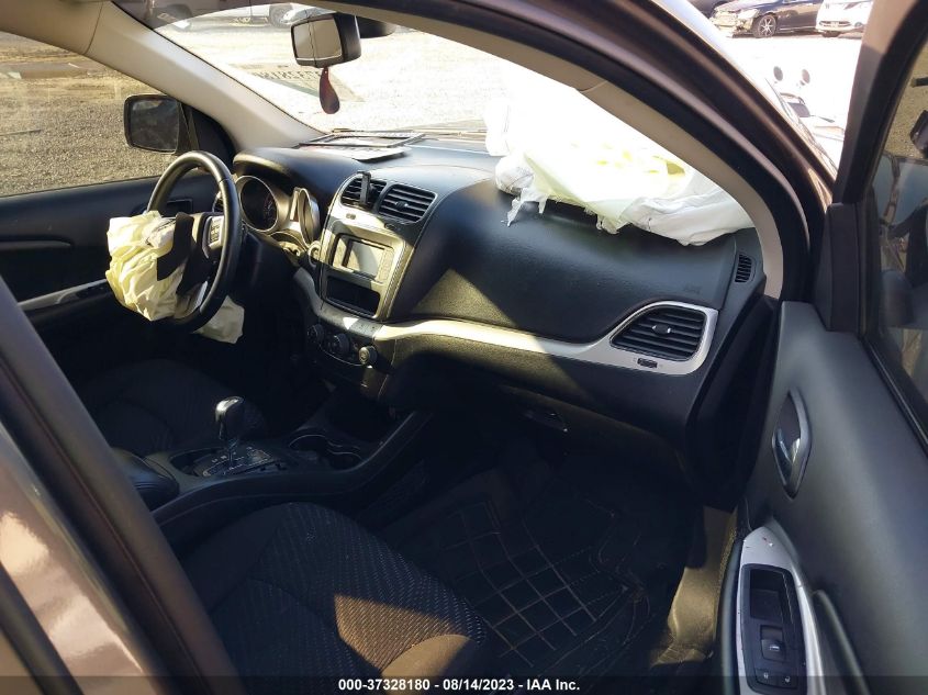 VIN 3C4PDCBB6KT866357 2019 DODGE JOURNEY SE
