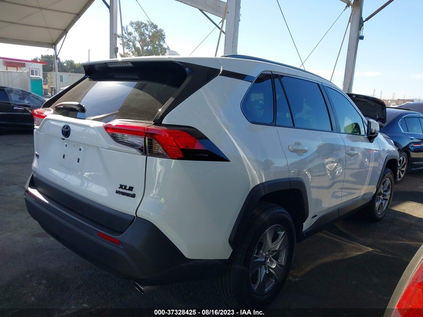 VIN 4T3RWRFV6NU080923 2022 TOYOTA RAV4 XLE