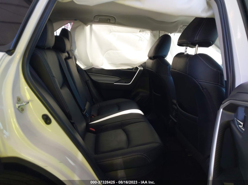 VIN 4T3RWRFV6NU080923 2022 TOYOTA RAV4 XLE
