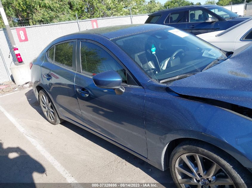 2018 MAZDA MAZDA3 4-DOOR TOURING 3MZBN1V30JM174312