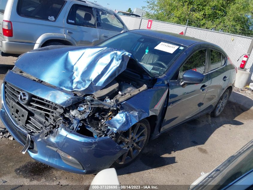 2018 MAZDA MAZDA3 4-DOOR TOURING 3MZBN1V30JM174312