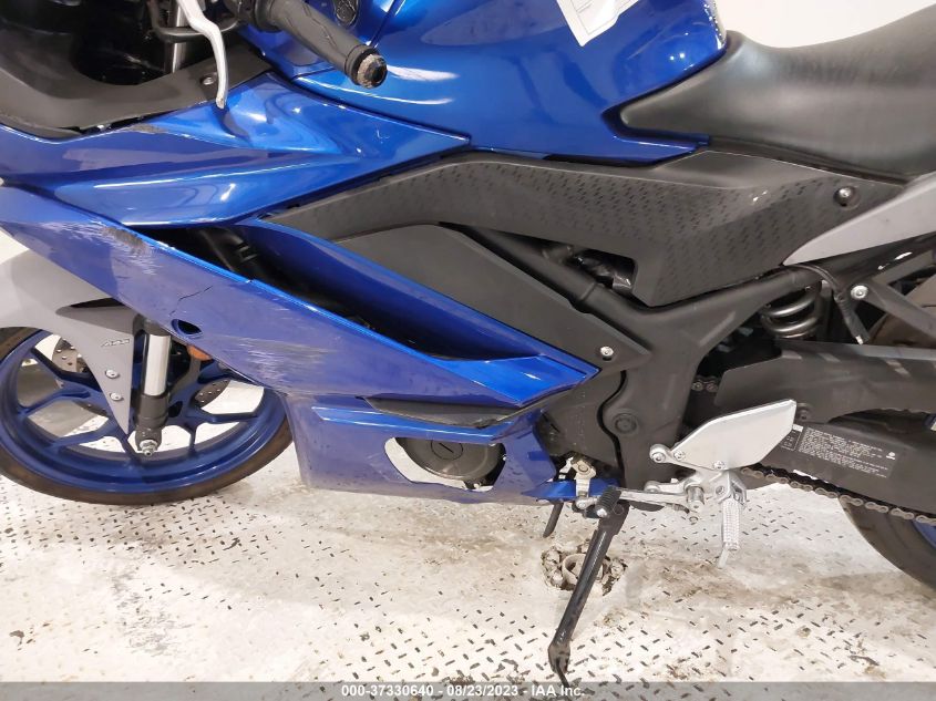 2021 YAMAHA YZFR3 A MH3RH18YXMK007128