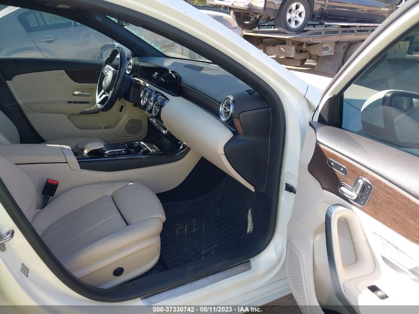 2021 MERCEDES-BENZ A-CLASS A 220 W1K3G4EBXMJ298685