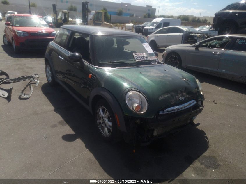 2013 MINI COOPER HARDTOP - WMWSU3C56DT692305