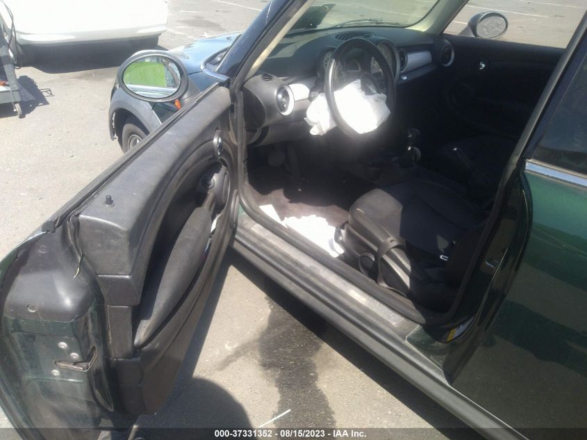 2013 MINI COOPER HARDTOP - WMWSU3C56DT692305
