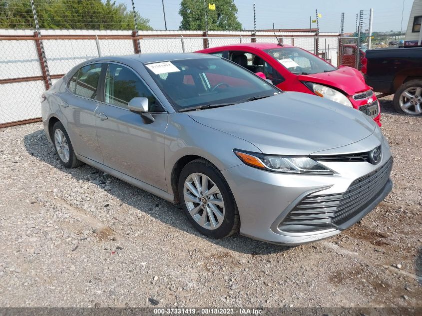 2022 TOYOTA CAMRY LE - 4T1C11AK2NU664117