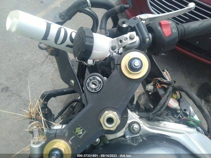2001 SUZUKI GSX-R1000 JS1GT74A012104179