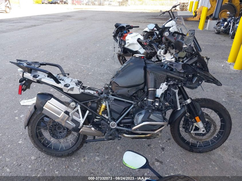 2022 BMW R 1250 GS WB10M0304N6F51424