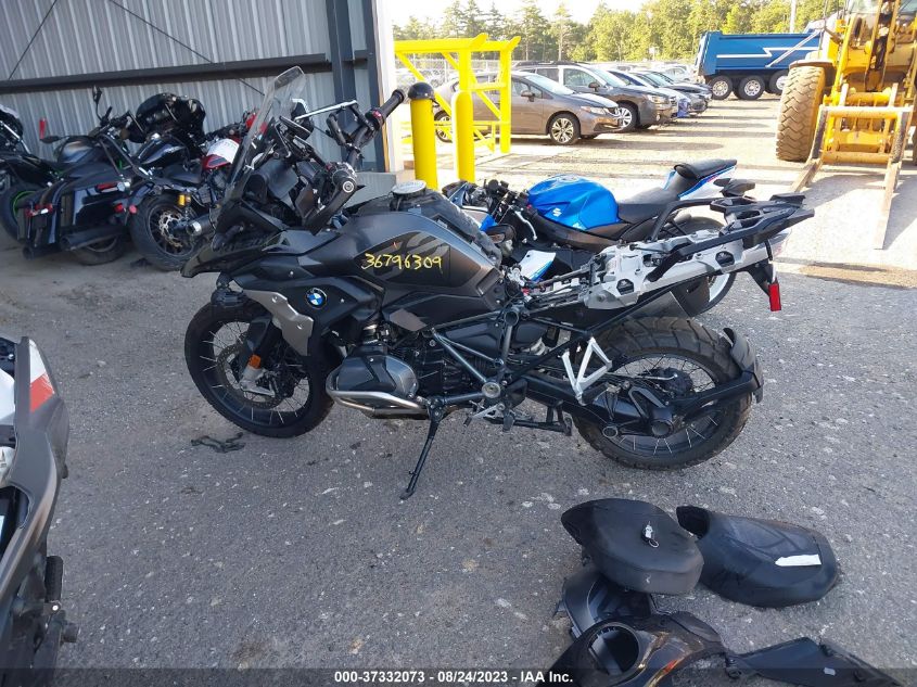 2022 BMW R 1250 GS WB10M0304N6F51424