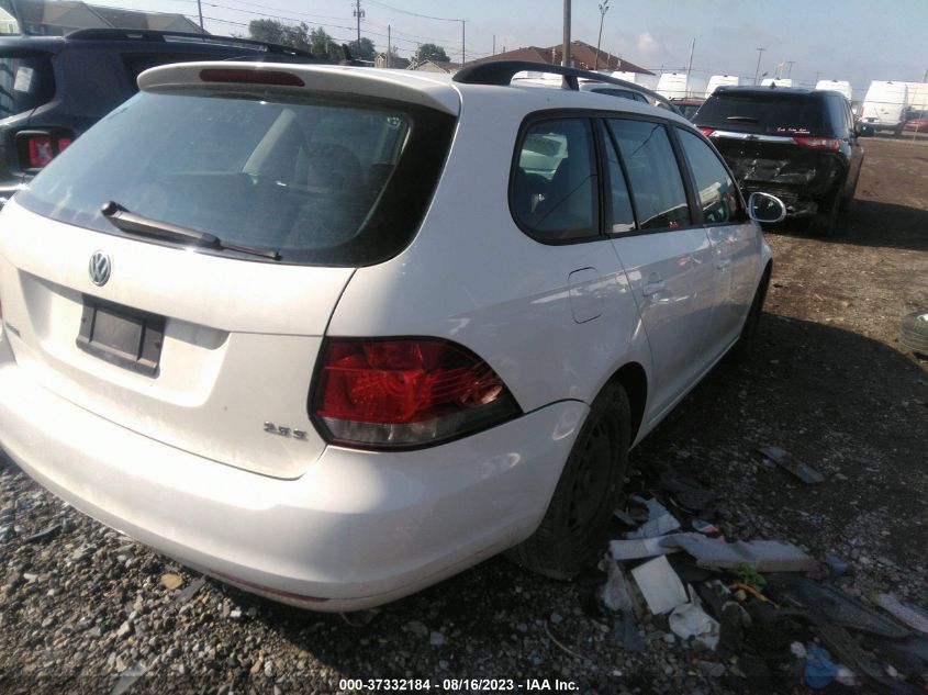 2013 VOLKSWAGEN JETTA SPORTWAGEN S - 3VWPP7AJ0DM666253