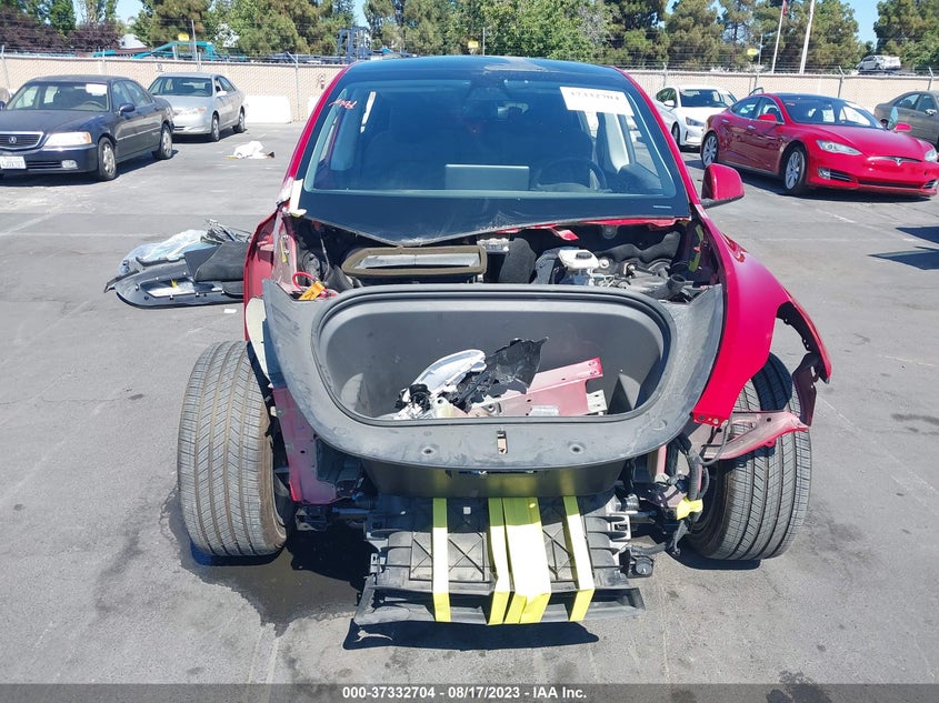 VIN 5YJYGDEE2LF020685 2020 TESLA MODEL Y