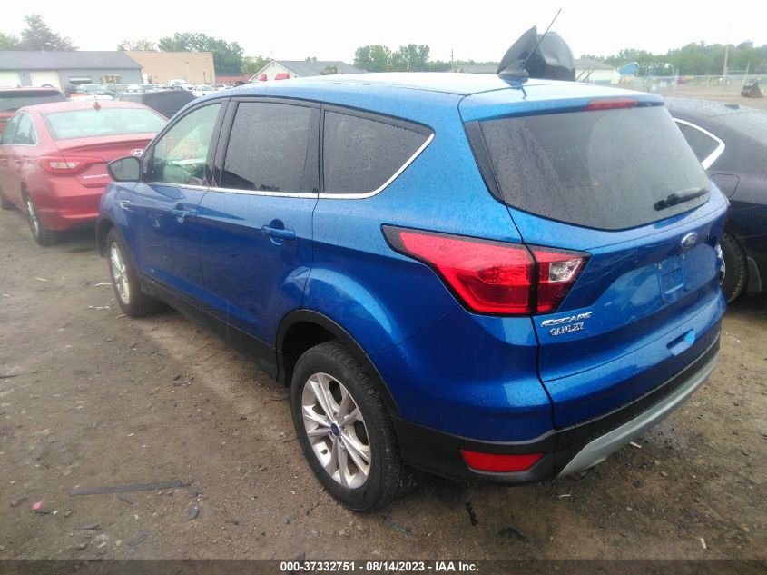 2019 FORD ESCAPE SE - 1FMCU9GD8KUB60441