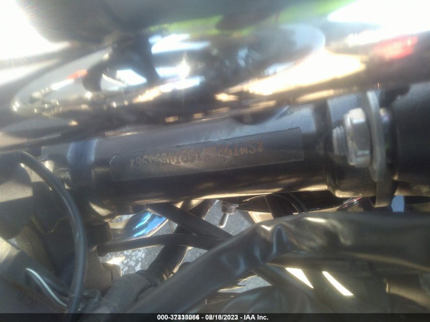 2011 TRIUMPH MOTORCYCLE THRUXTON 900 - SMT920K16BT459396