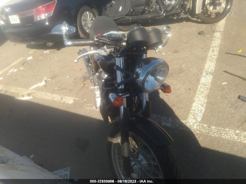2011 TRIUMPH MOTORCYCLE THRUXTON 900 - SMT920K16BT459396