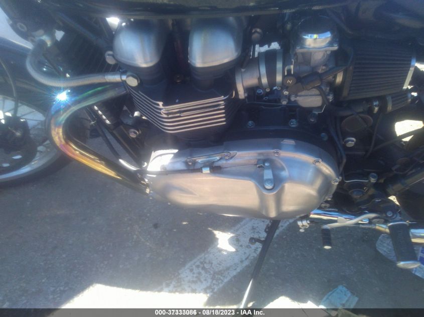 2011 TRIUMPH MOTORCYCLE THRUXTON 900 - SMT920K16BT459396