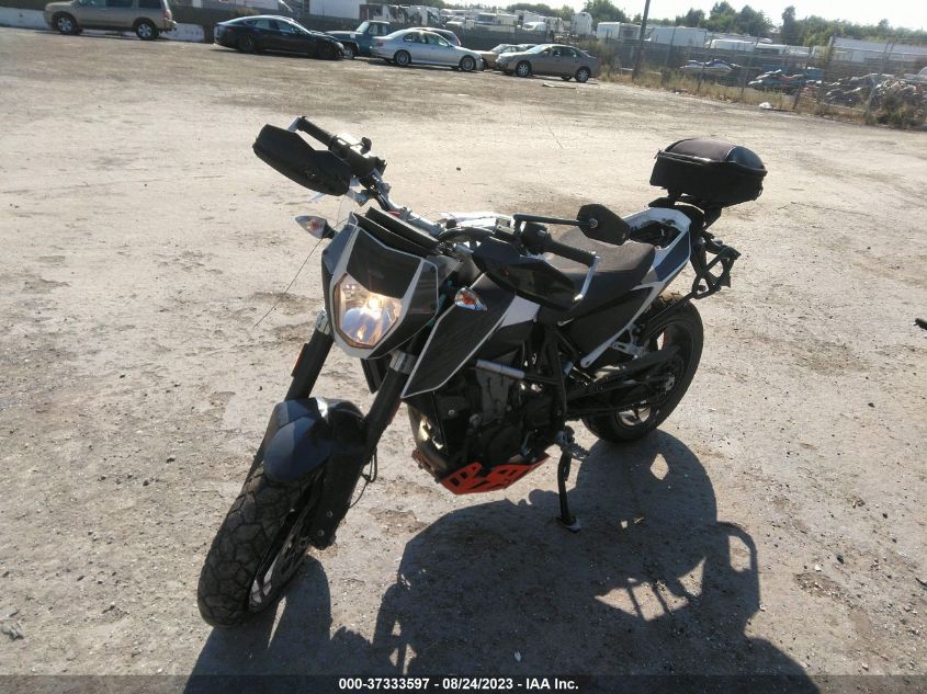 2018 KTM 690 DUKE VBKLDV40XJM714378