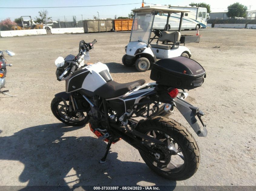 2018 KTM 690 DUKE VBKLDV40XJM714378