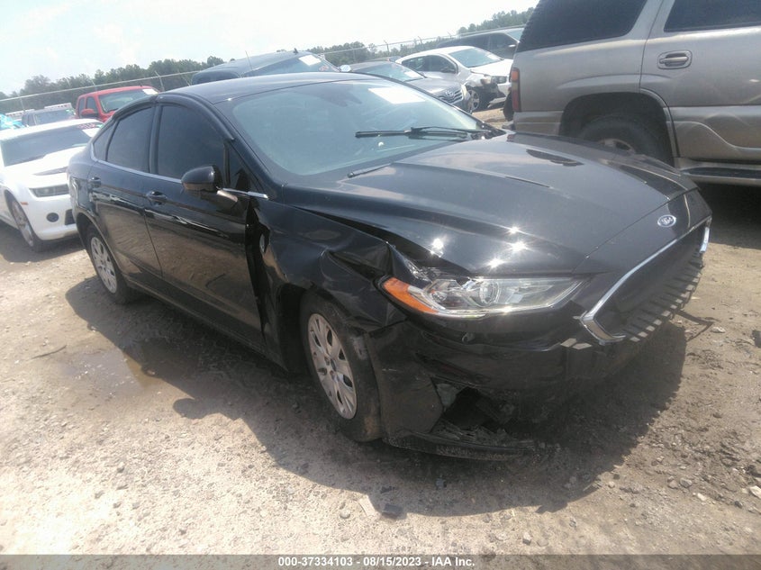 FORD FUSION S 2019