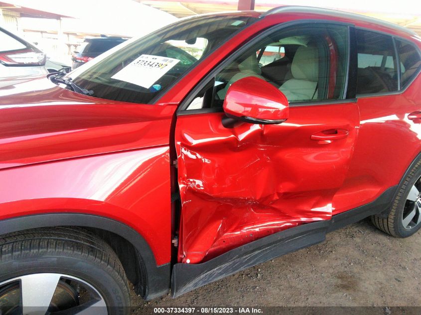 2019 VOLVO XC40 MOMENTUM YV4AC2HK5K2046134