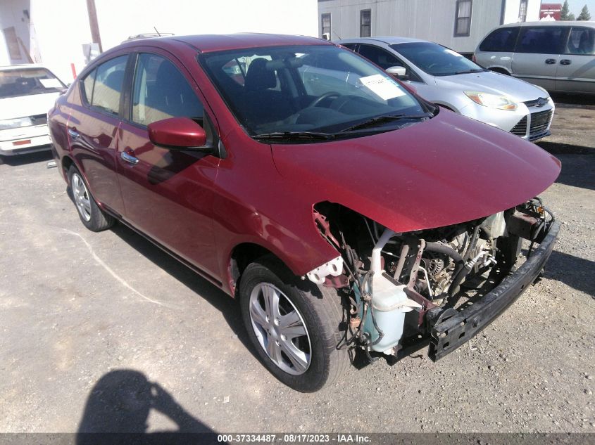 VIN 3N1CN7APXJK402947 2018 NISSAN VERSA SEDAN no.1