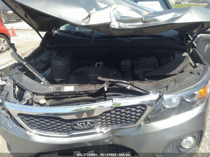 2013 KIA SORENTO LX - 5XYKT4A68DG409647