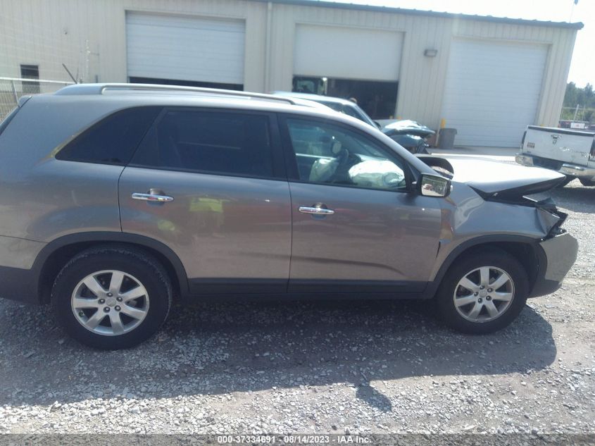 2013 KIA SORENTO LX - 5XYKT4A68DG409647