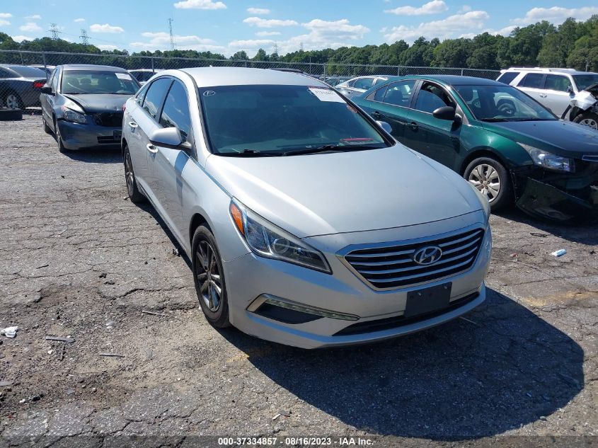 2015 HYUNDAI SONATA 2.4L SE - 5NPE24AF8FH028988