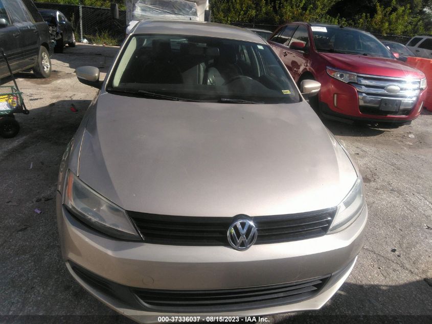 2014 VOLKSWAGEN JETTA SEDAN SE - 3VWD17AJ8EM300014