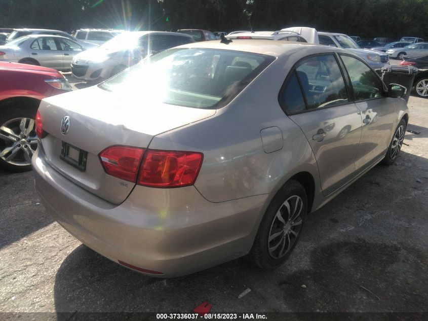 2014 VOLKSWAGEN JETTA SEDAN SE - 3VWD17AJ8EM300014