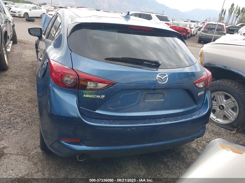 VIN 3MZBN1L38JM269607 2018 MAZDA MAZDA3 5-DOOR TOURING