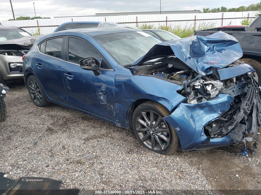 VIN 3MZBN1L38JM269607 2018 MAZDA MAZDA3 5-DOOR TOURING