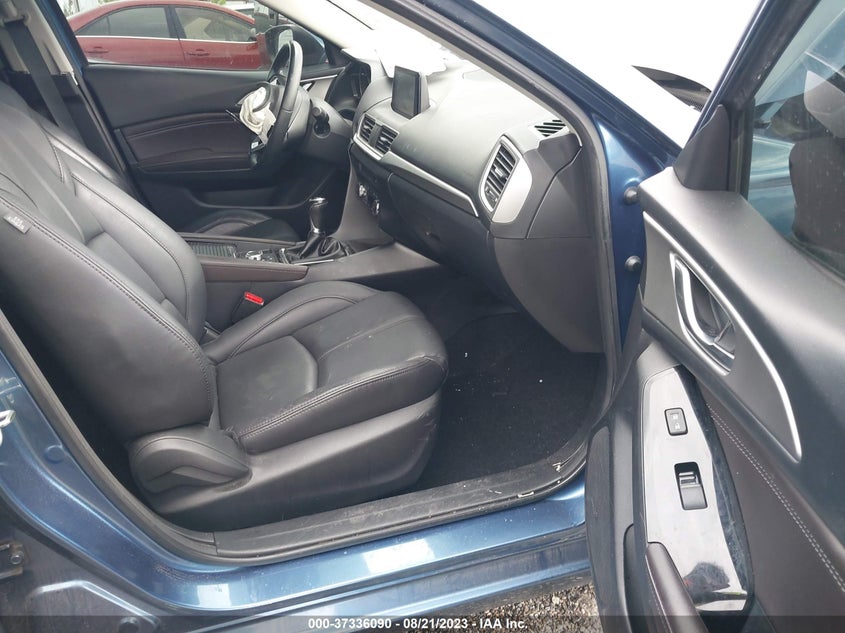 VIN 3MZBN1L38JM269607 2018 MAZDA MAZDA3 5-DOOR TOURING