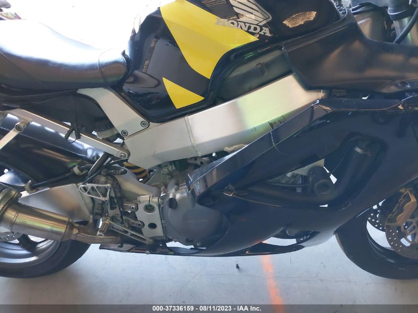 2001 HONDA CBR900 RR JH2SC441X1M100196