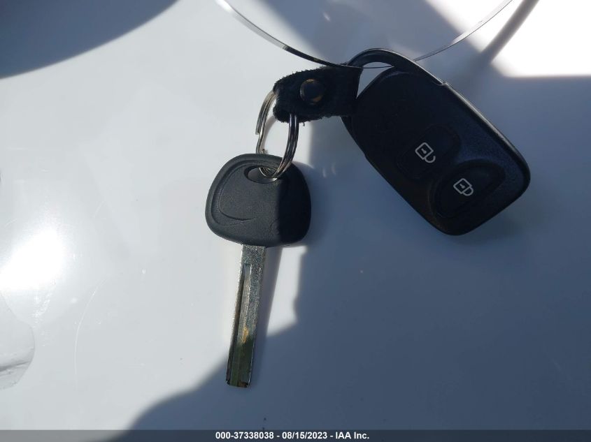 2013 HYUNDAI ACCENT GLS/SE - KMHCU5AE6DU131954