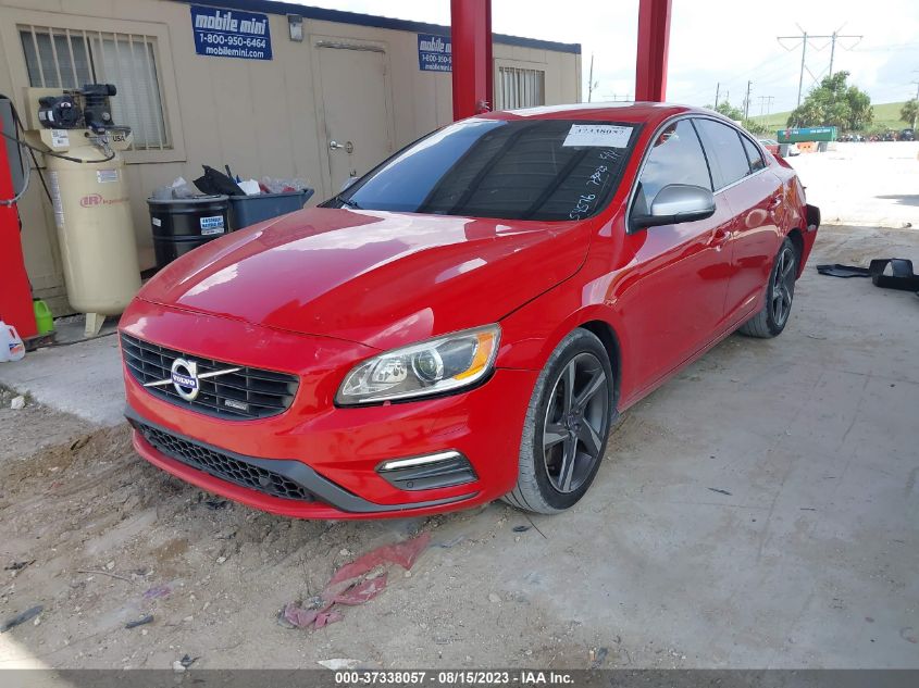 2015 VOLVO S60 T6 R-DESIGN - YV1902TP5F1347171