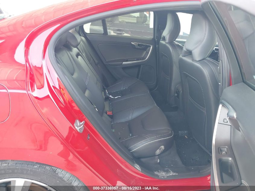 2015 VOLVO S60 T6 R-DESIGN - YV1902TP5F1347171