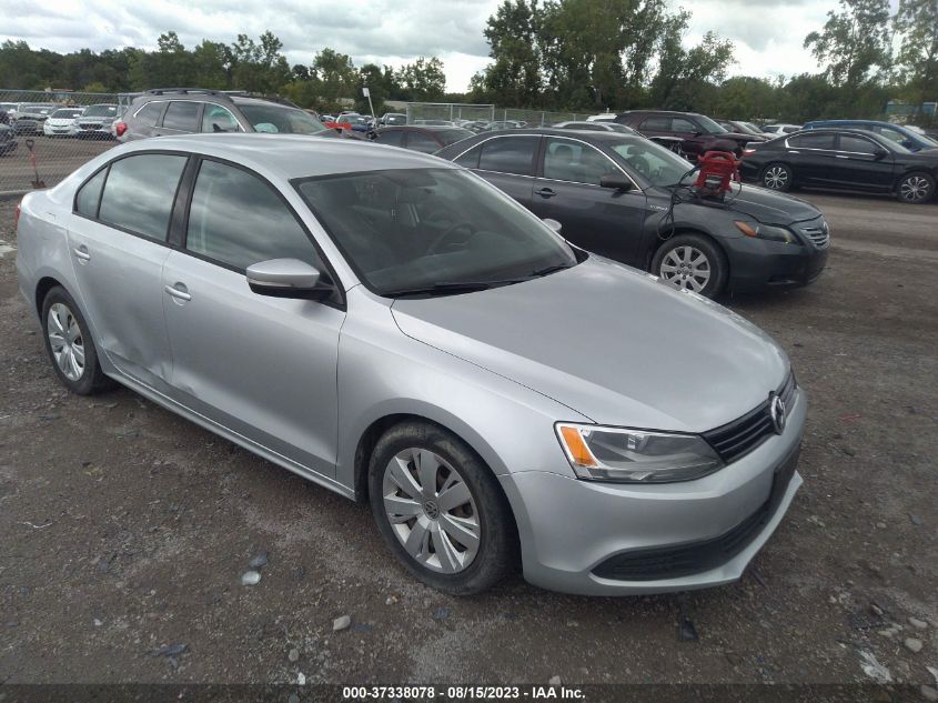 2014 VOLKSWAGEN JETTA SEDAN SE - 3VWD17AJ5EM213185