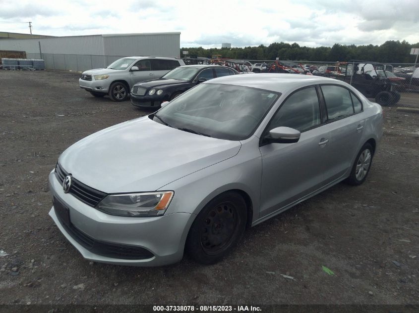 2014 VOLKSWAGEN JETTA SEDAN SE - 3VWD17AJ5EM213185