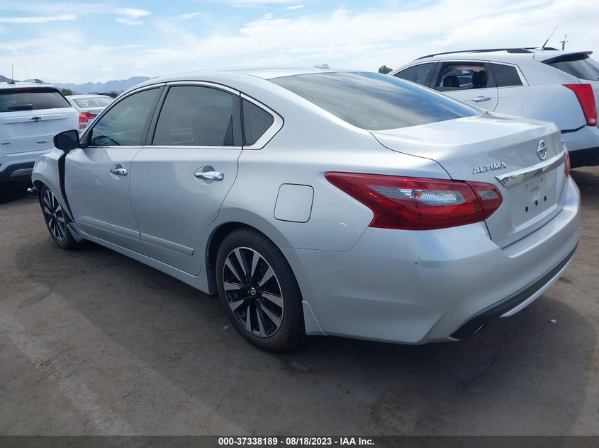 VIN 1N4AL3AP4JC211037 2018 NISSAN ALTIMA 2.5 SV